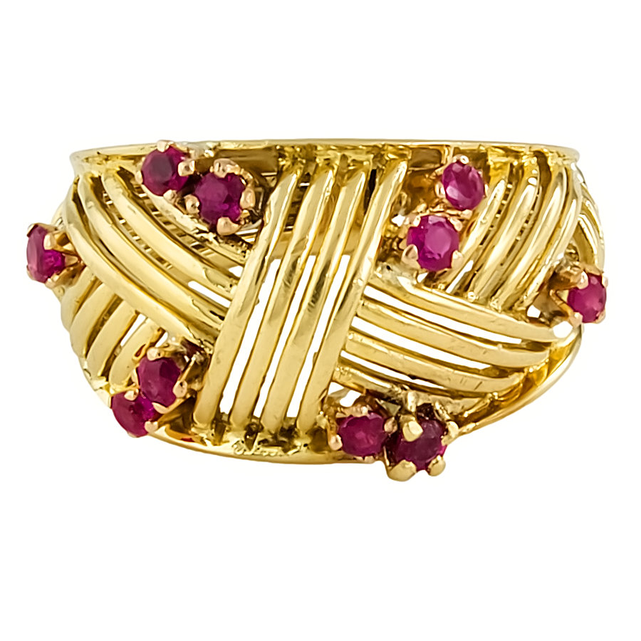 18ct gold Ruby unusual Ring size O